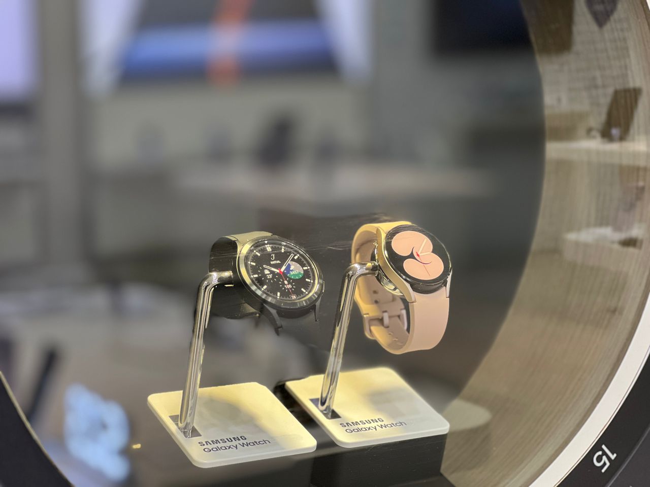 Samsung Concept Store-mobile